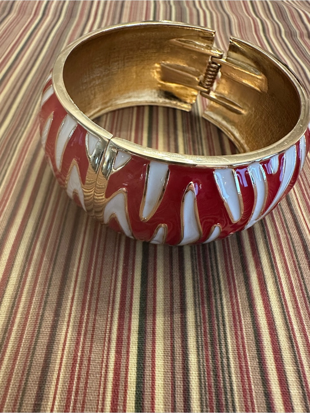 Gold-Tone Red & White Enamel Hinge Bangle Bracelet, Beautiful and Retro